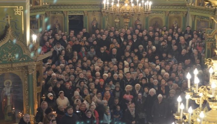 Community of Holy Trinity Cathedral of Odessa supports UOC and its Primate