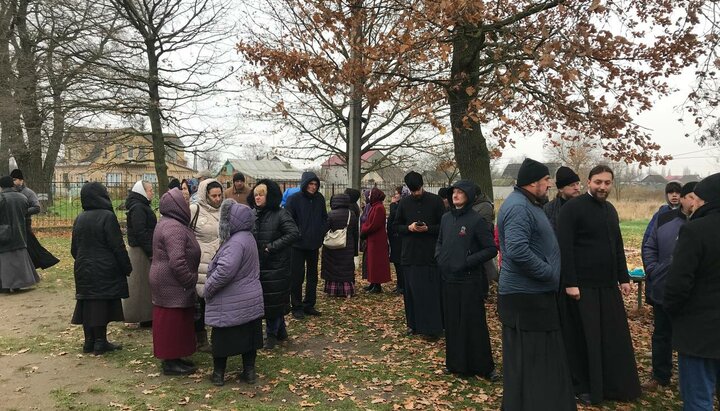 OCU activists threaten to kill the rector in Pereyaslav and his matushka
