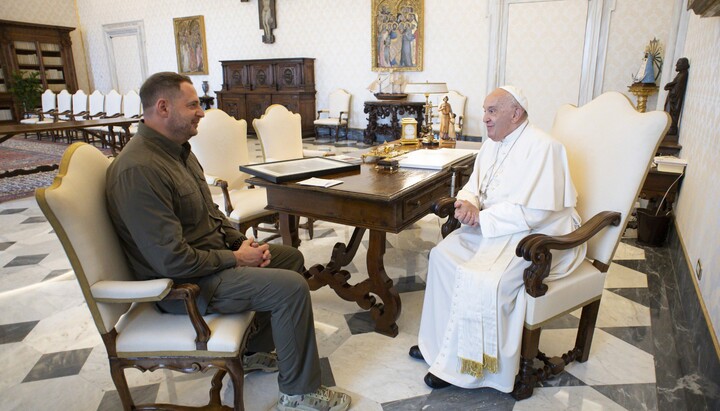 Head of the Office of the President Andriy Yermak meets with Pope Francis at the Vatican. Photo: Head of the President's Office